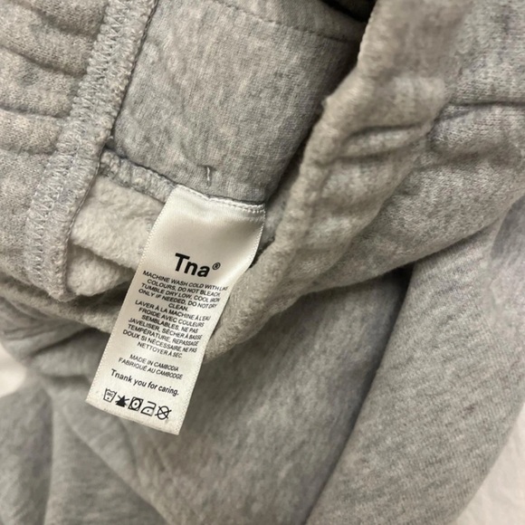 aritzia heather grey sweatpants - Picture 3 of 3